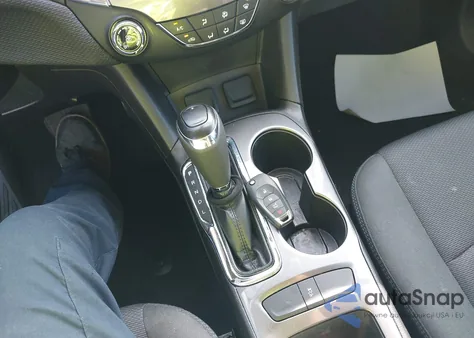 2018 Chevrolet Cruze Lt Auto z USA, uszkodzony, nr VIN 1G1BE5SM0J7169234